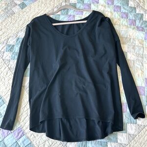 sold•Lululemon black roomy long sleeve